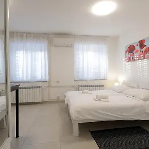 https://rijeka-budget-rooms.primorje-gorskikotar.com