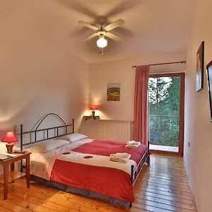 https://rooms-and-apartments-feral.in-istria.net